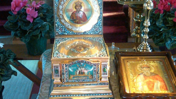 A skull fragment believe to have been from Vladimir the Great is on display in Winnipeg.