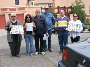 From left, Cappy Larson, Michele Betti, Tim Lennon,  2 VOTF volunteers, Melanie Jula Sakoda